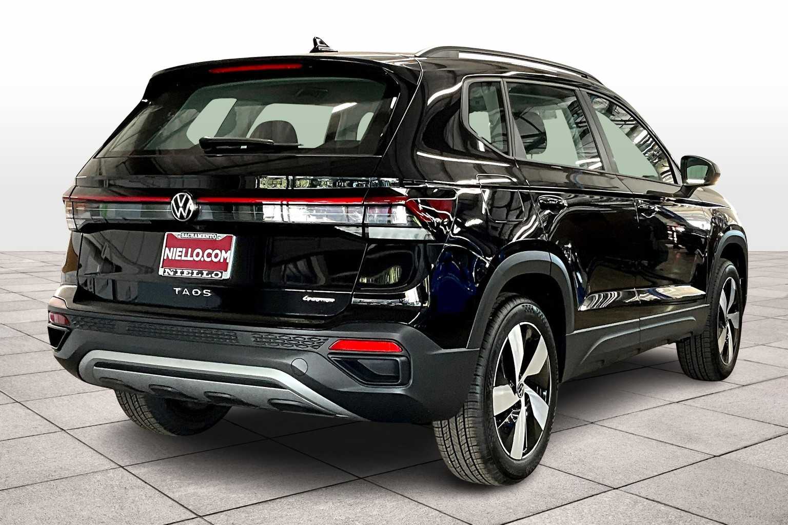 2025 Volkswagen Taos S photo 3
