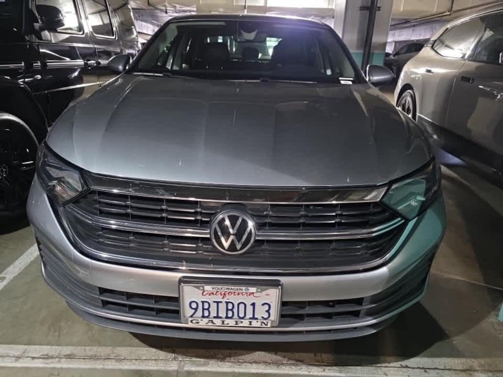 Used 2022 Volkswagen Jetta SE Auto