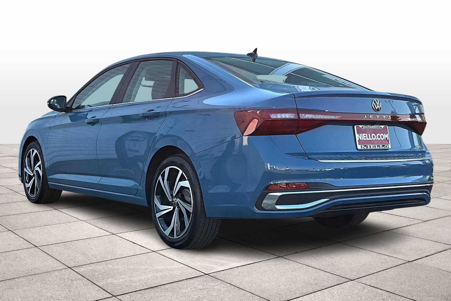 2025 Volkswagen Jetta SEL photo 3