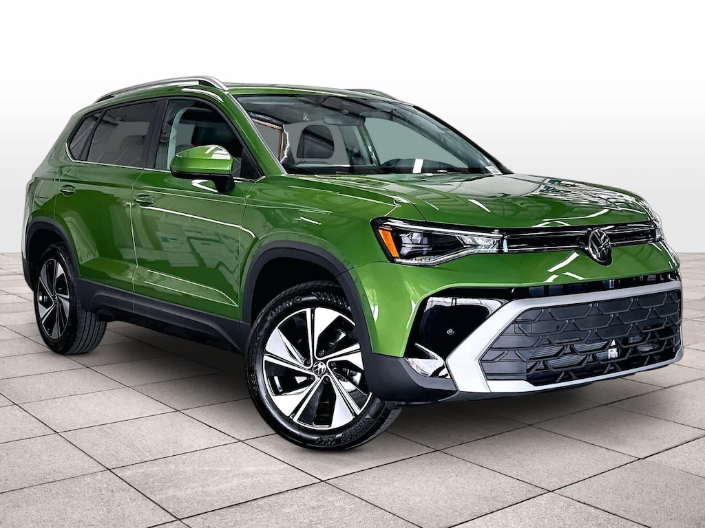 New 2027 Volkswagen Taos SE 4MOTION