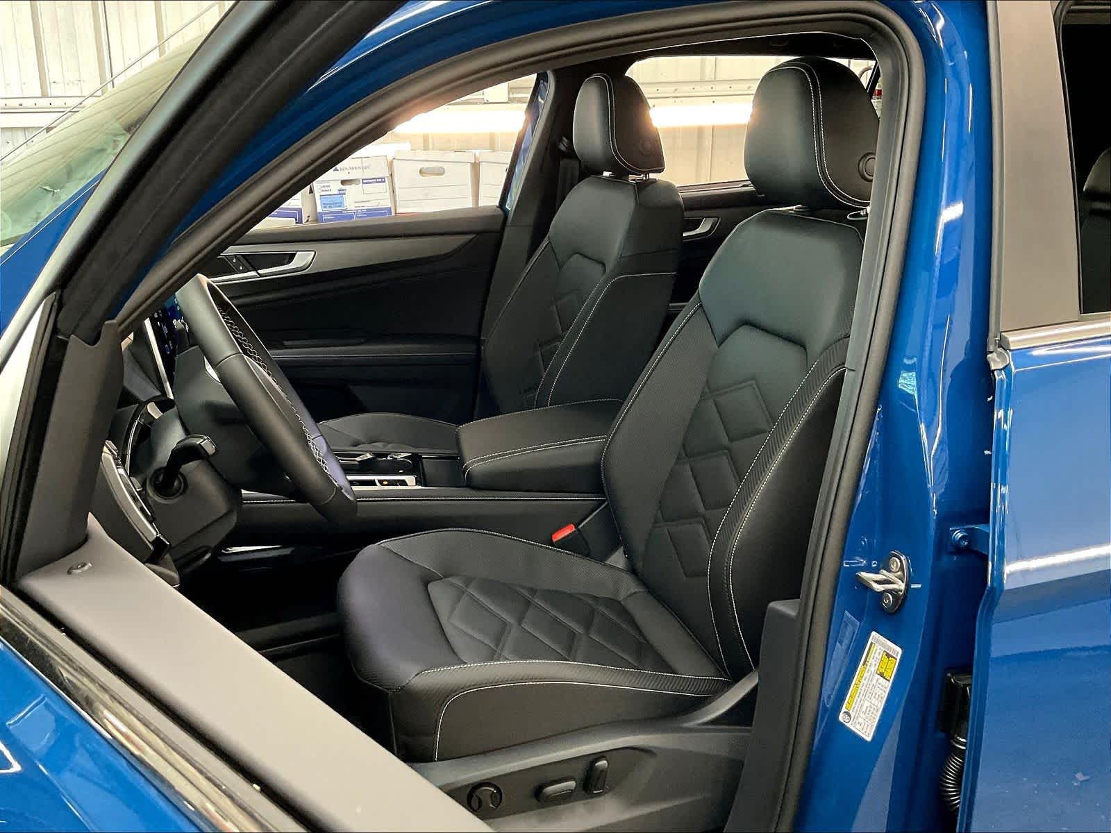 2025 Volkswagen Atlas Cross Sport SE w/Tech - Photo 11