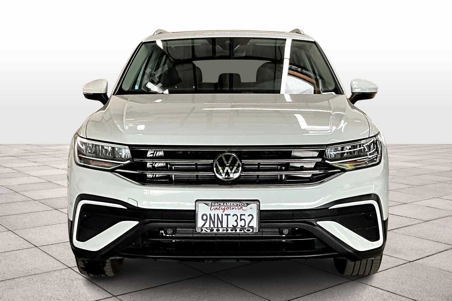 2024 Volkswagen Tiguan SE Wolfsburg Edition photo 2