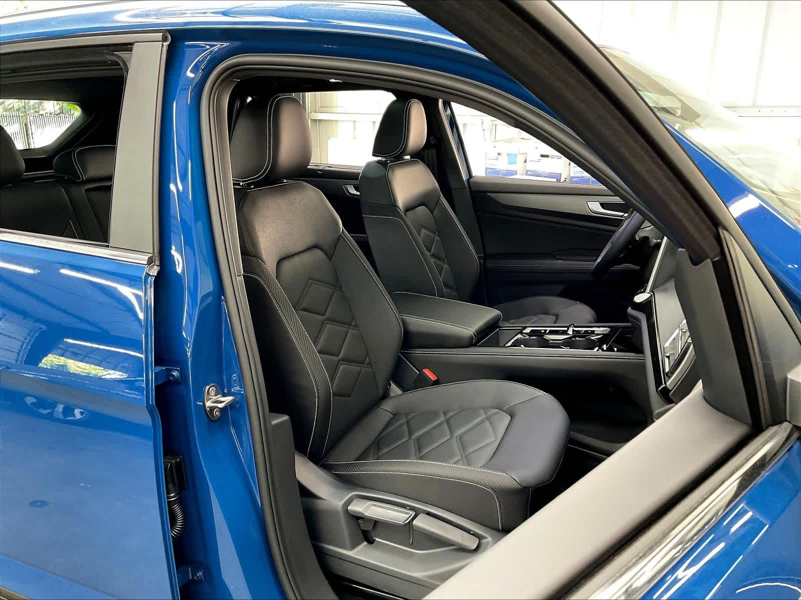 2025 Volkswagen Atlas Cross Sport SE w/Tech - Photo 31