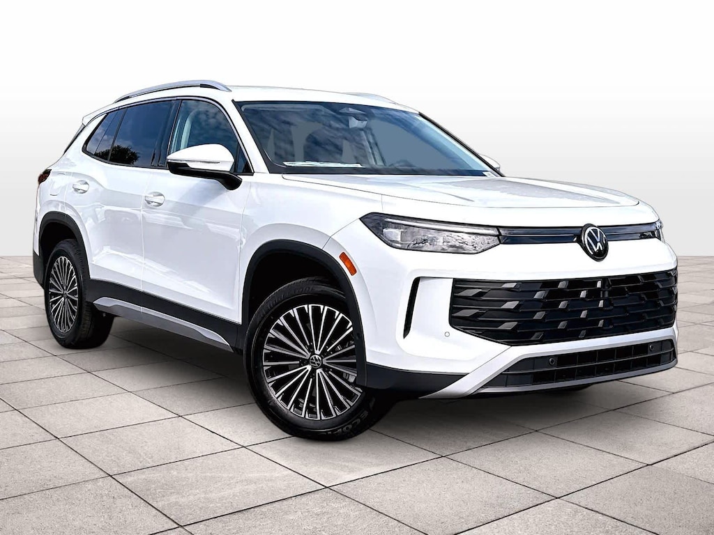 New 2026 Volkswagen Tiguan S 4MOTION