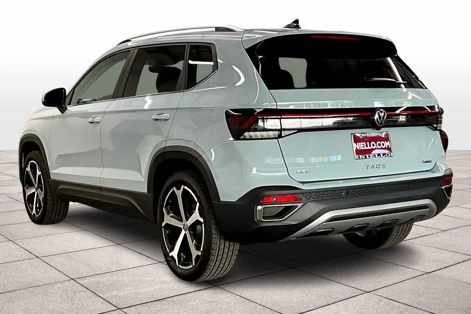 2025 Volkswagen Taos SEL photo 3