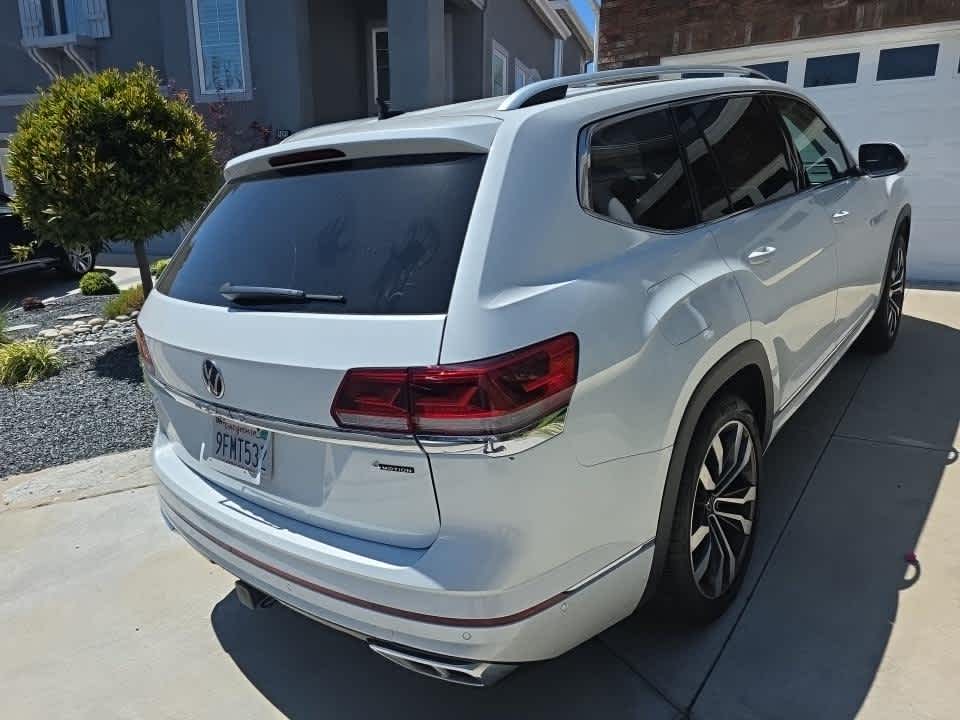 2023 Volkswagen Atlas 3.6L V6 SEL Premium R-Line photo 3