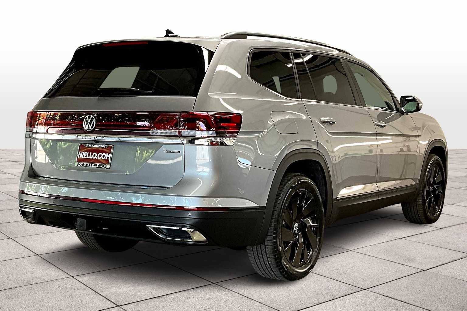 2025 Volkswagen Atlas SE Technology photo 4