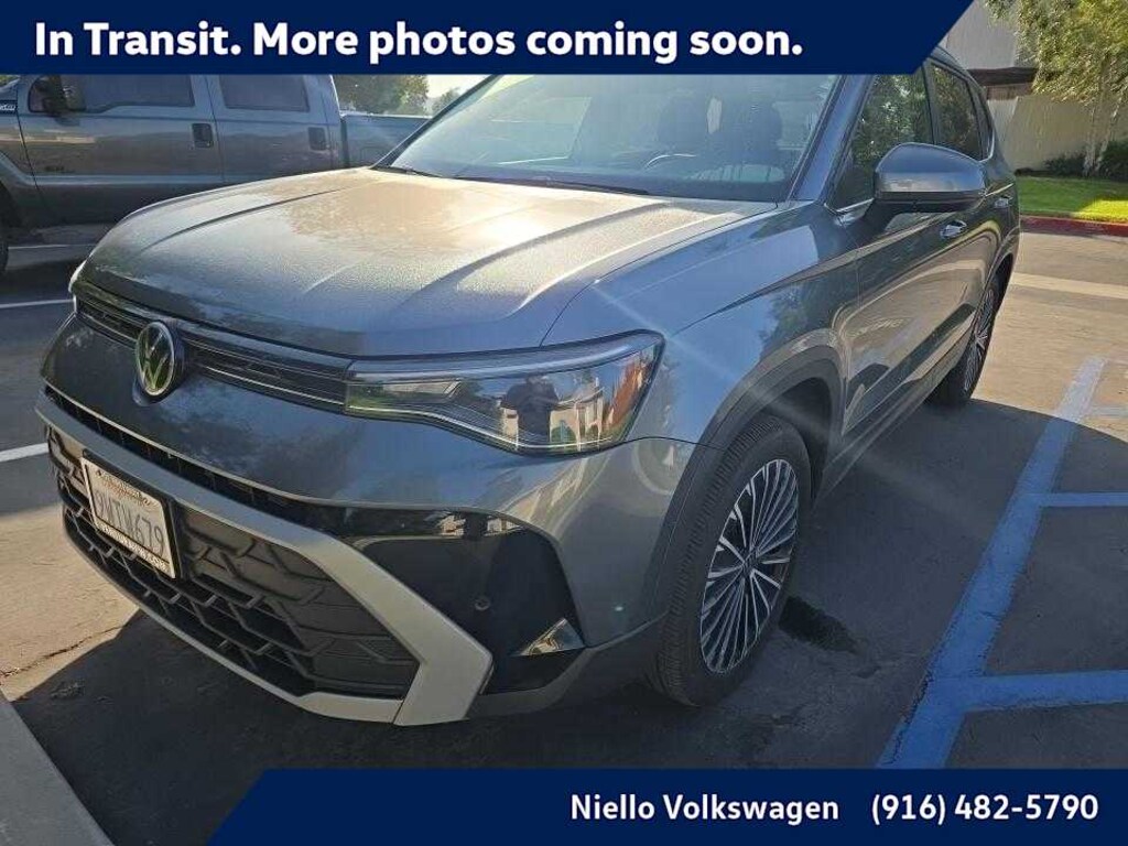 Used 2025 Volkswagen Taos SE FWD