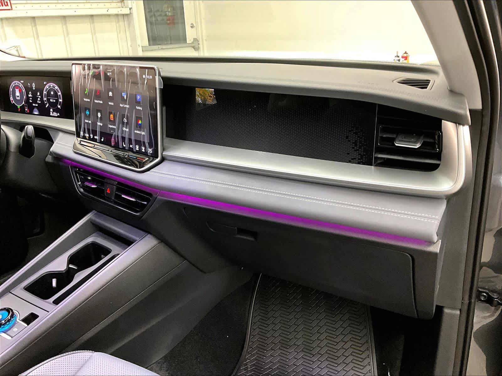 2026 Volkswagen Tiguan SE - Photo 28