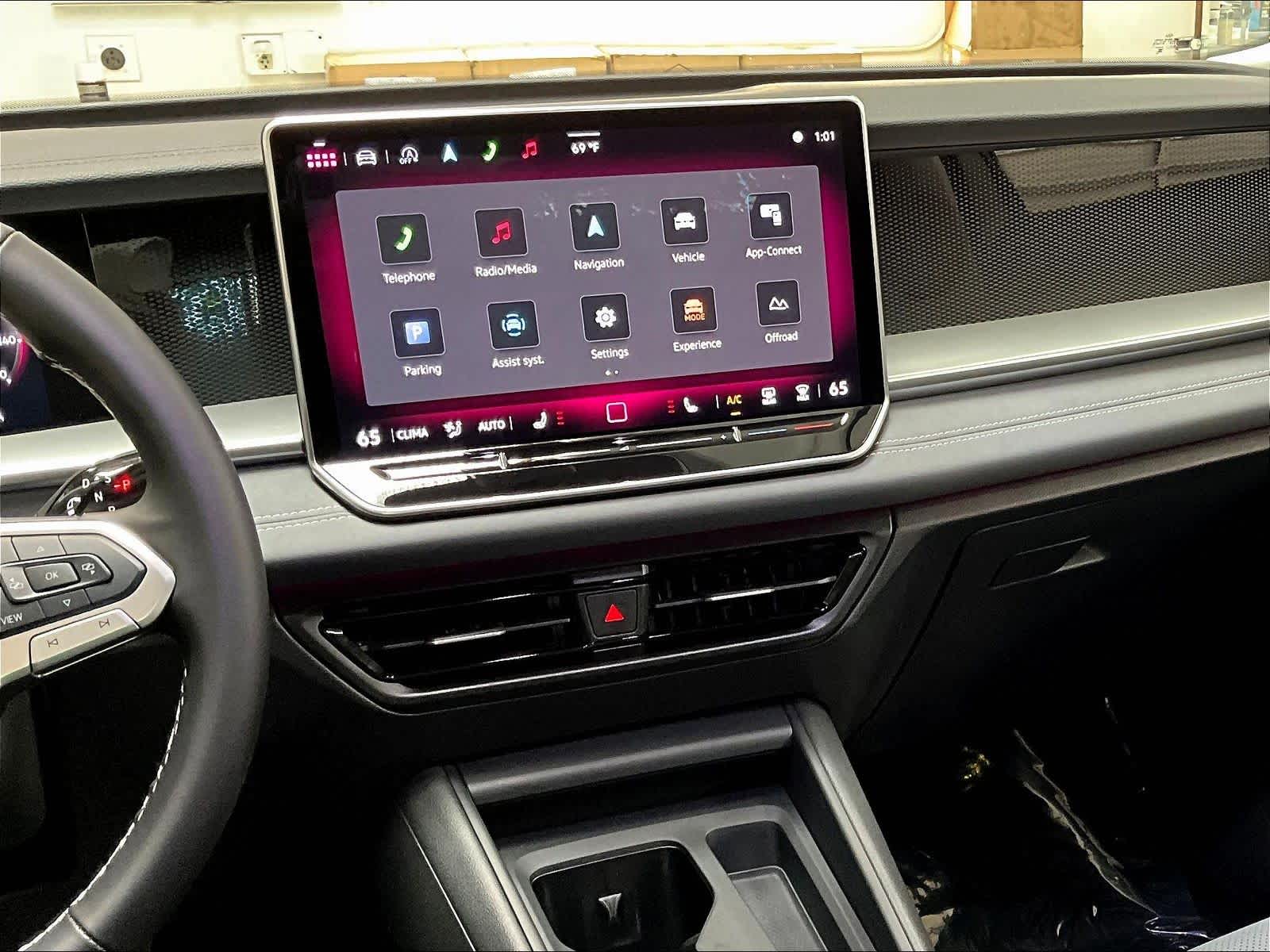 2025 Volkswagen Tiguan SE photo 6