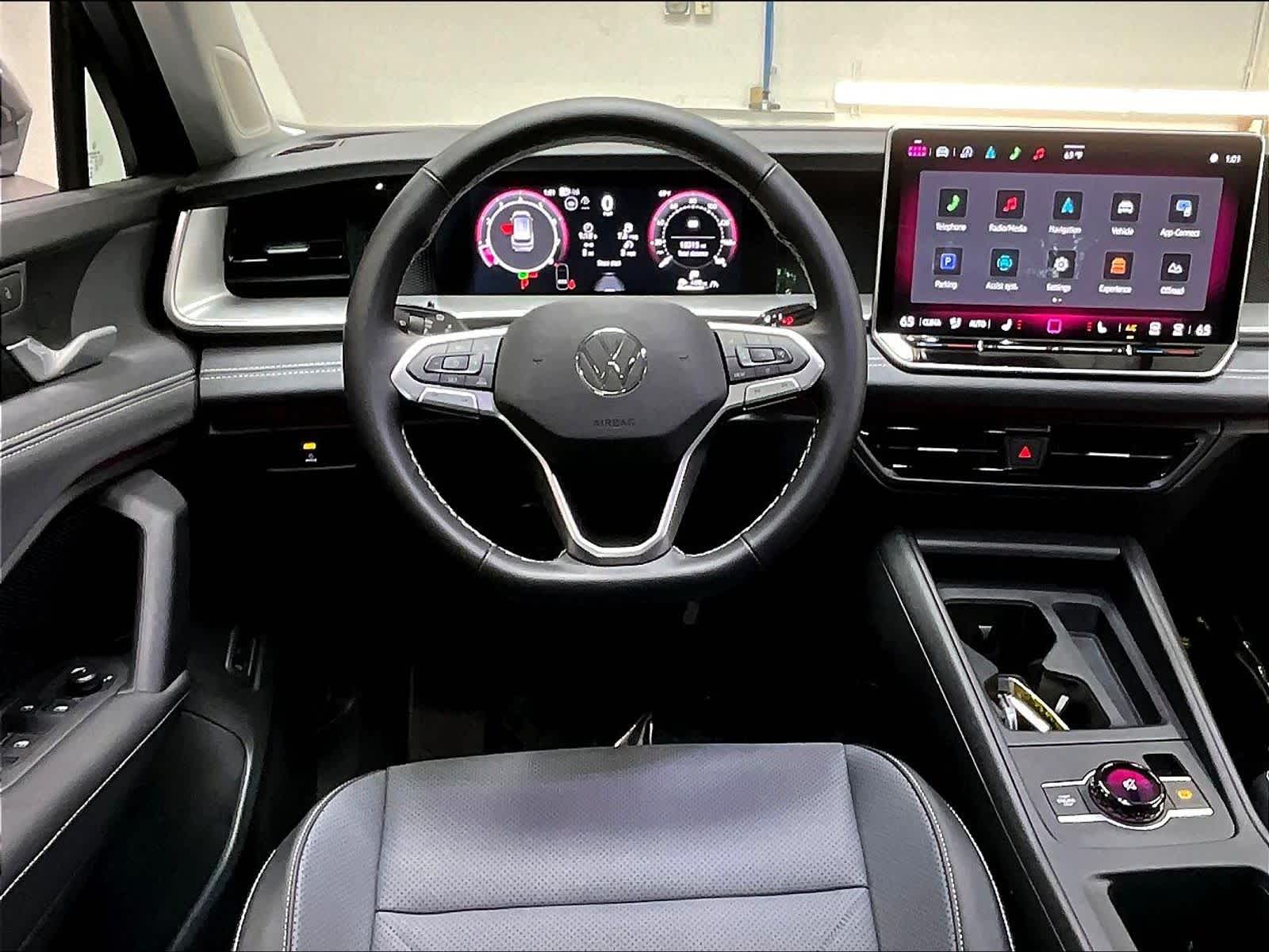 2025 Volkswagen Tiguan SE photo 5