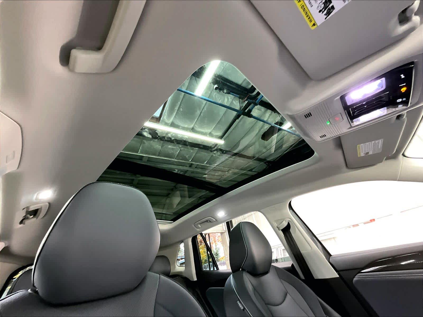 2026 Volkswagen Tiguan SE - Photo 29