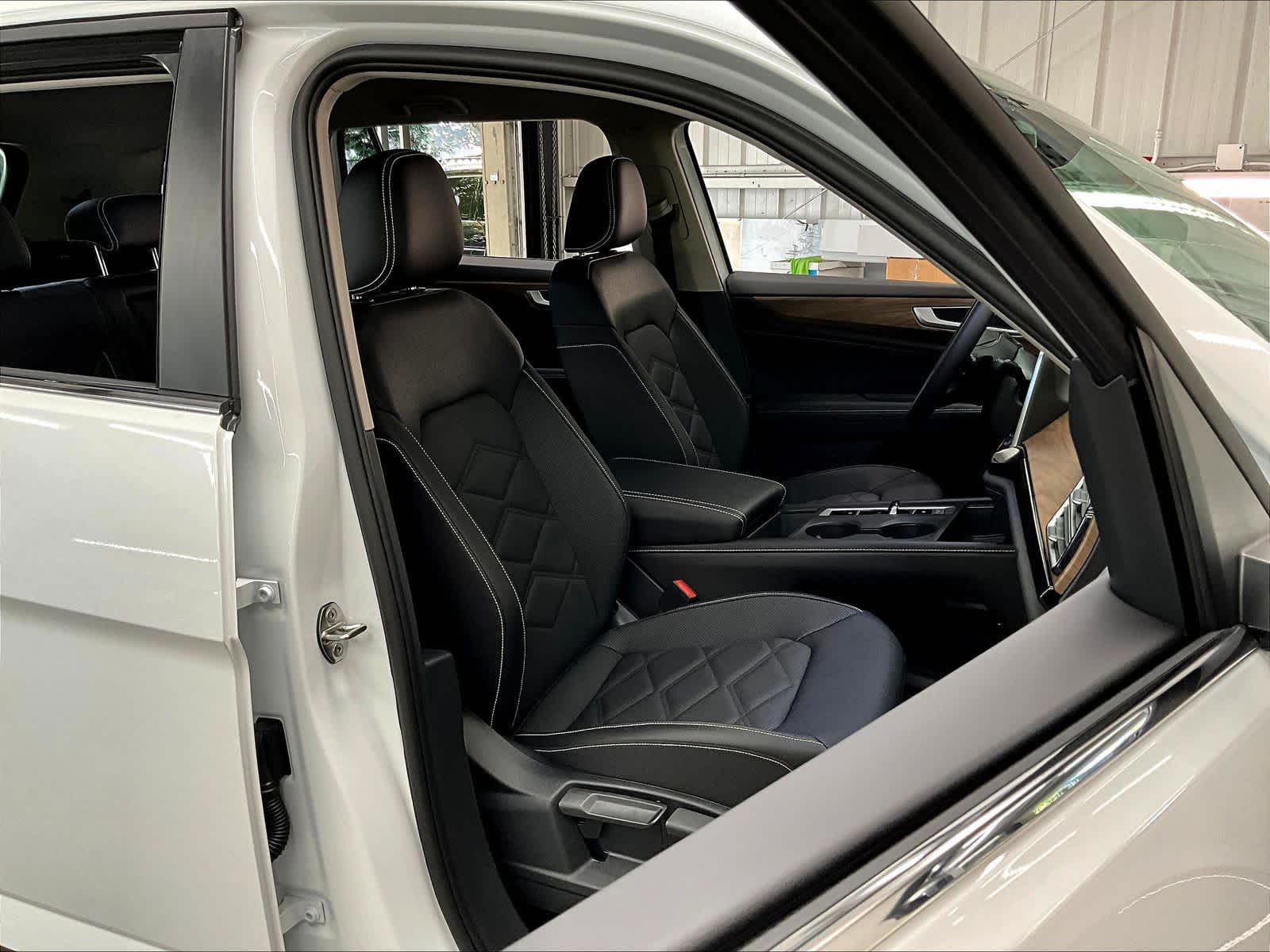 2026 Volkswagen Atlas SE - Photo 30