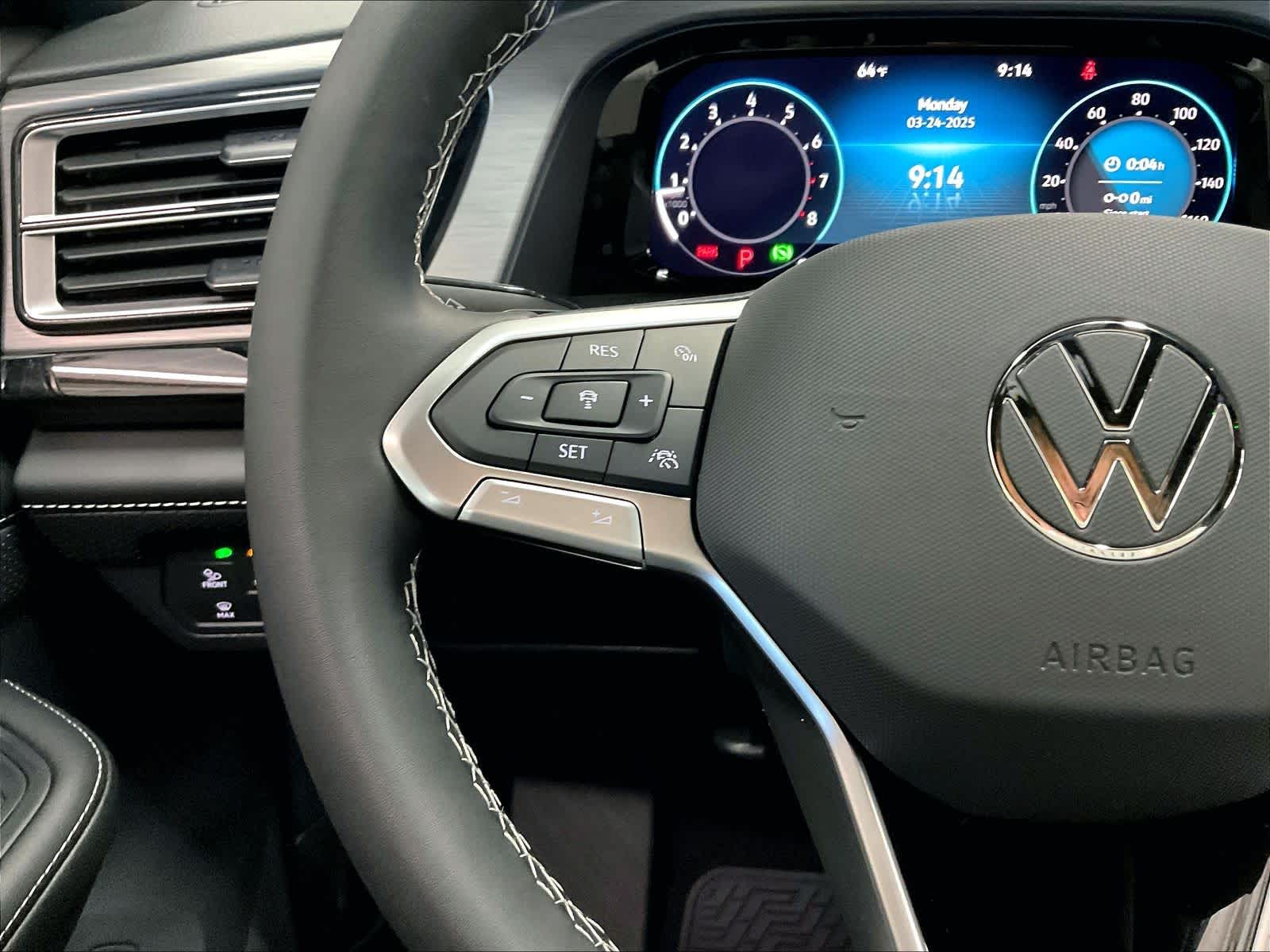 2025 Volkswagen Atlas Cross Sport SE w/Tech - Photo 17