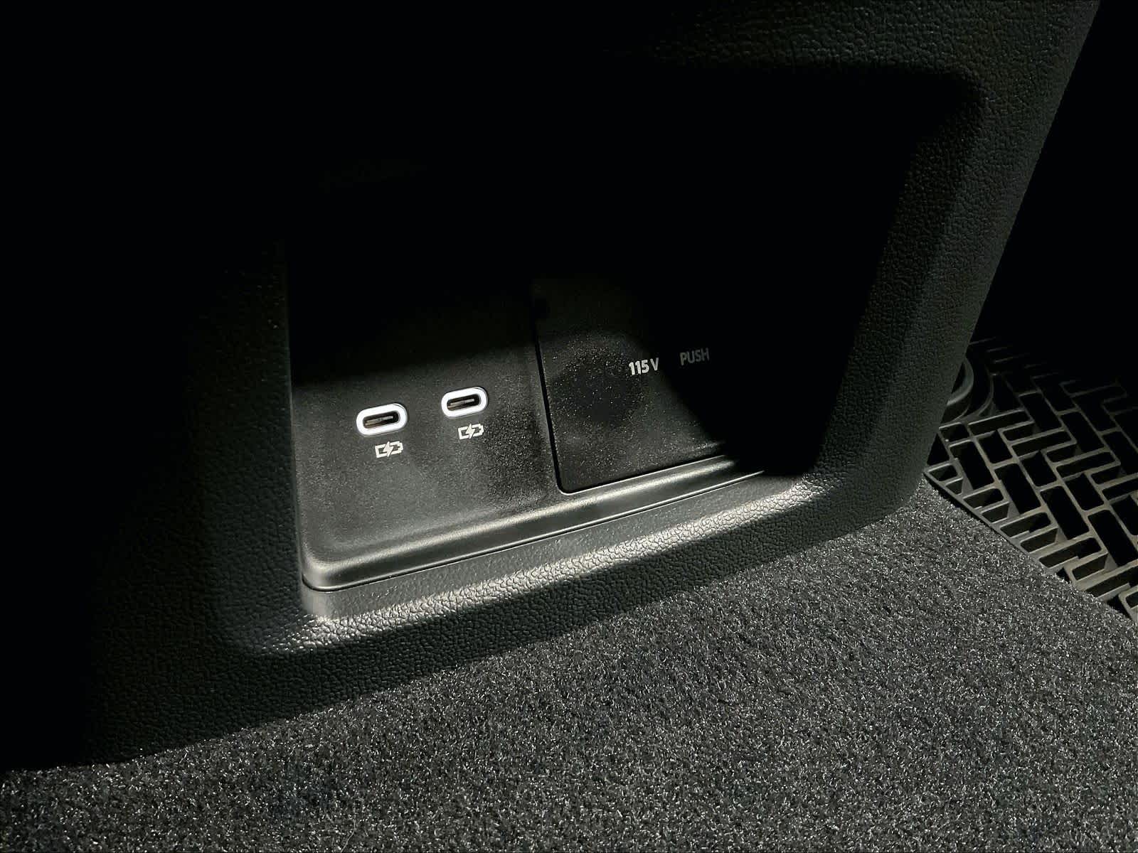 2025 Volkswagen Atlas Cross Sport SE w/Tech - Photo 23