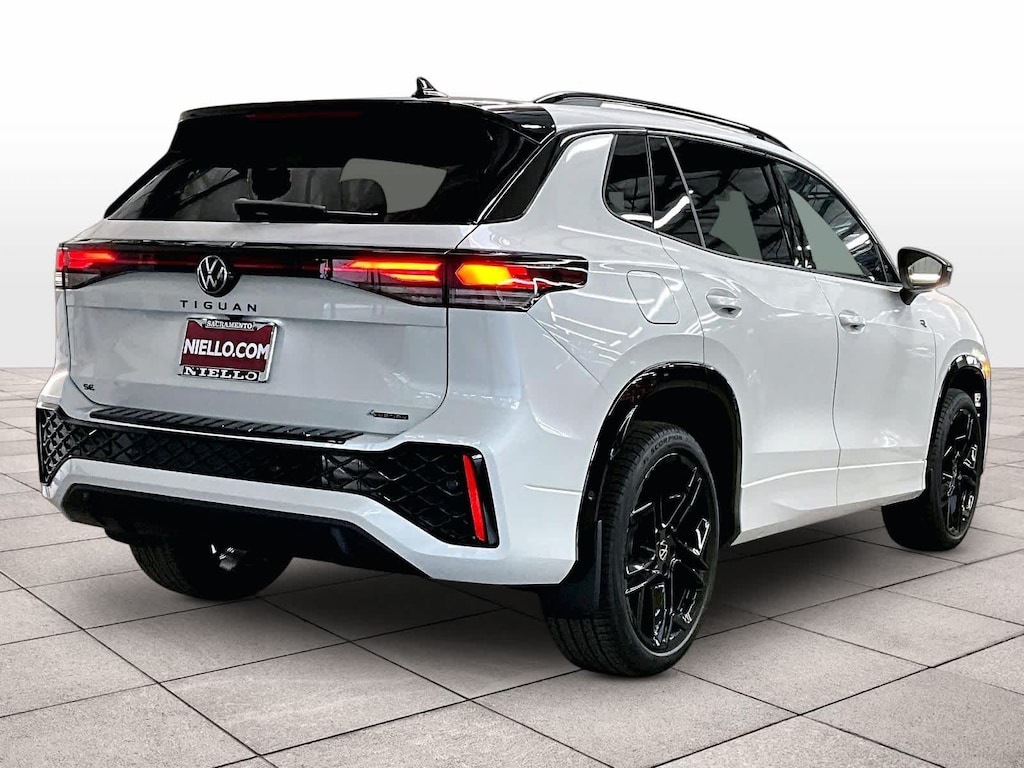 New 2026 Volkswagen Tiguan SE R-Line AWD 4MOTION