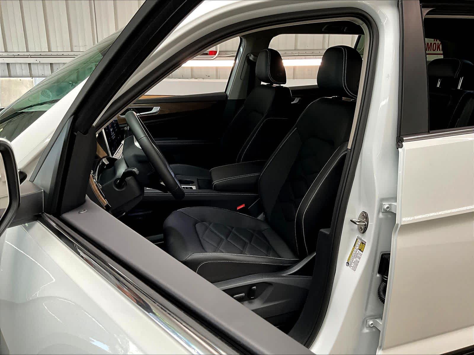2026 Volkswagen Atlas SE - Photo 11