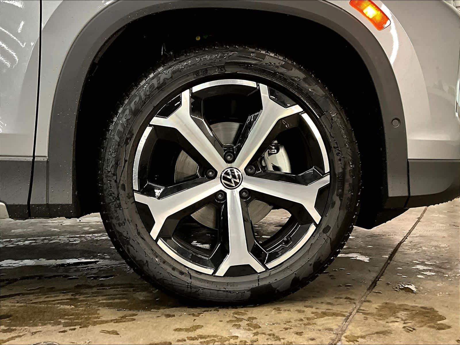 2026 Volkswagen Tiguan SE - Photo 14