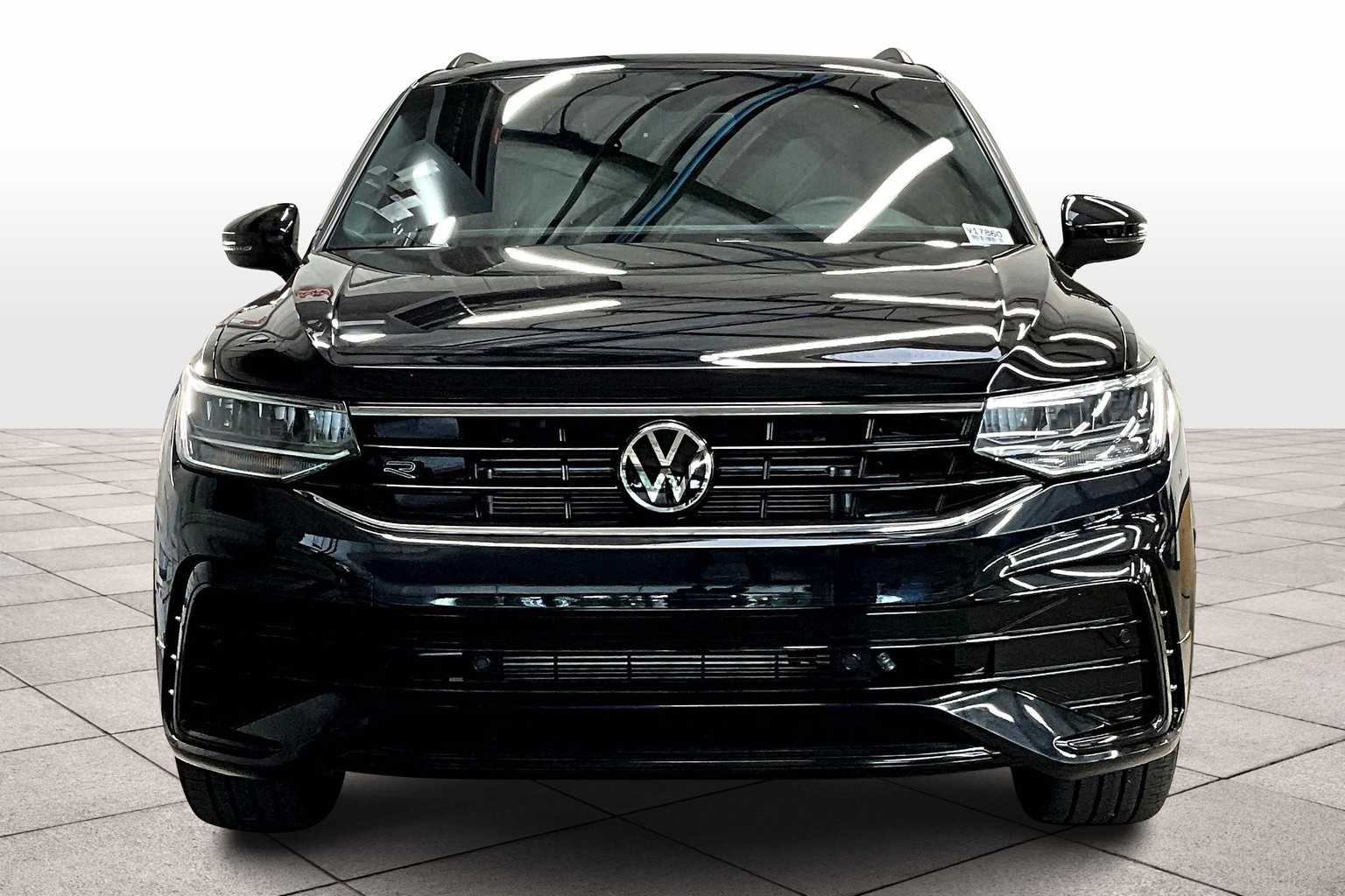 2023 Volkswagen Tiguan SE R-Line Black photo 3