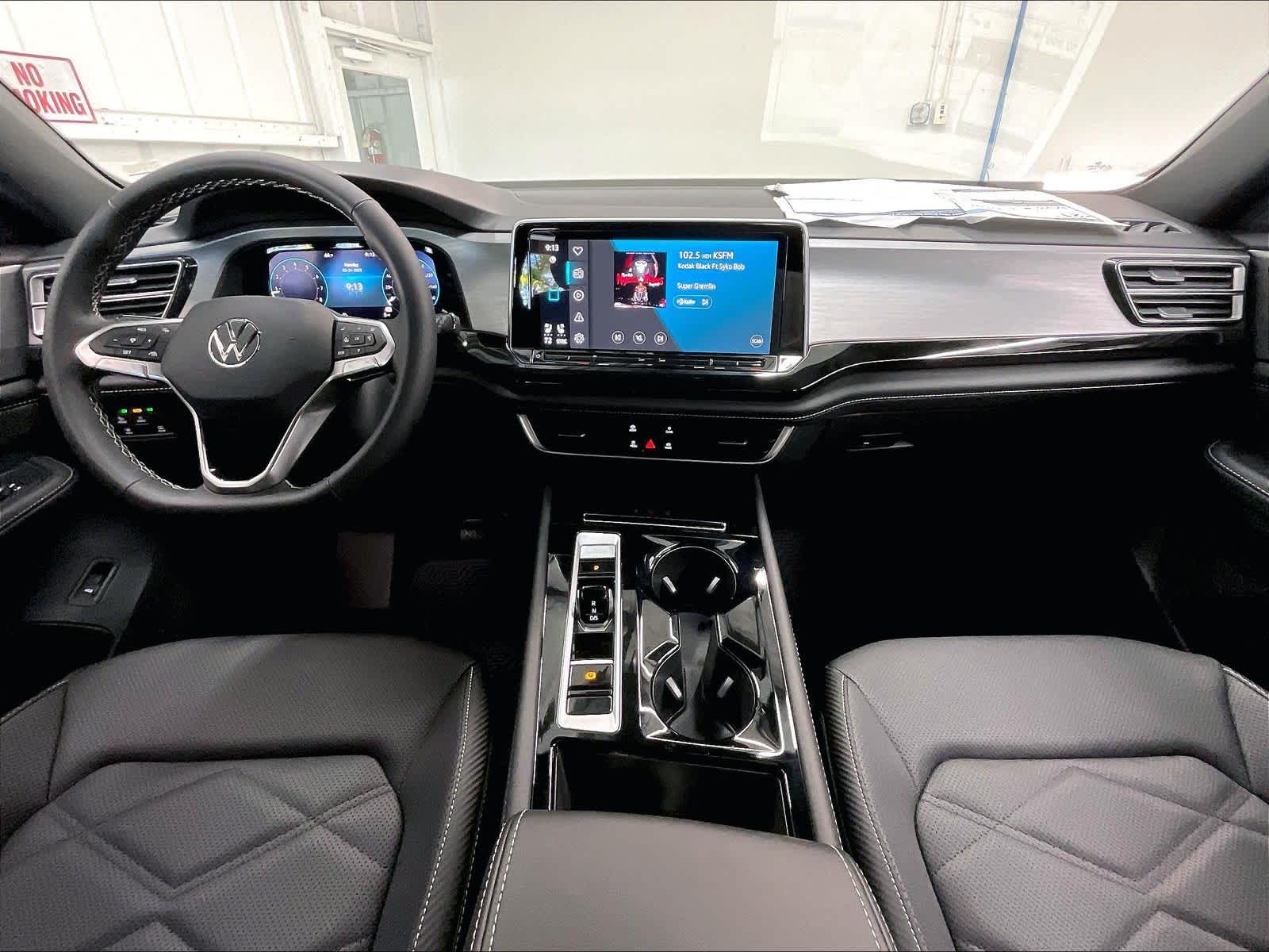 2025 Volkswagen Atlas Cross Sport SE w/Tech - Photo 7