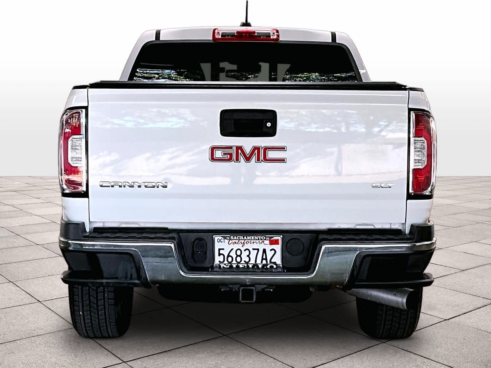 2016 GMC Canyon 4WD SLT Crew Cab 128.3 photo 4