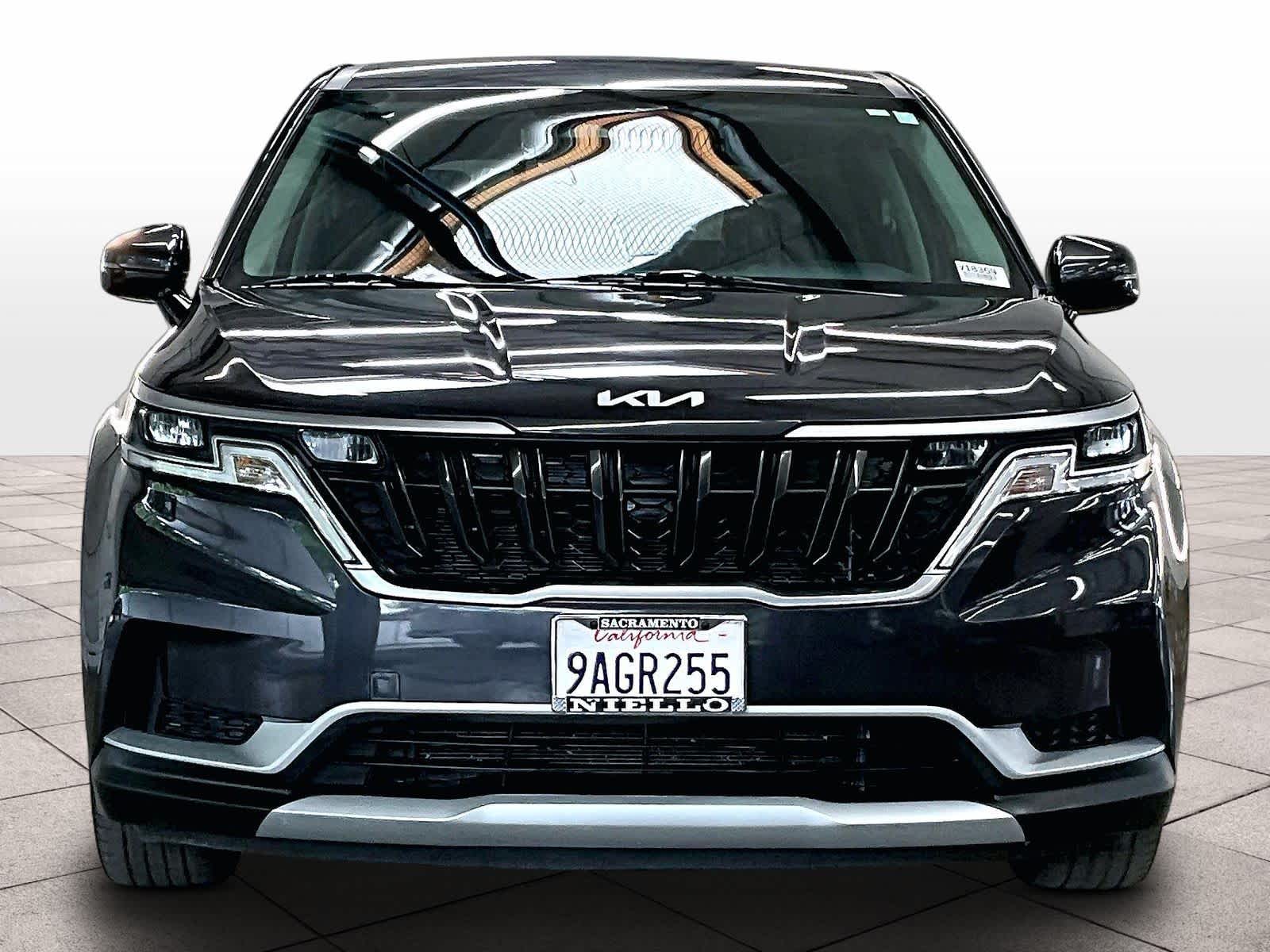 2022 Kia Carnival LXS photo 2