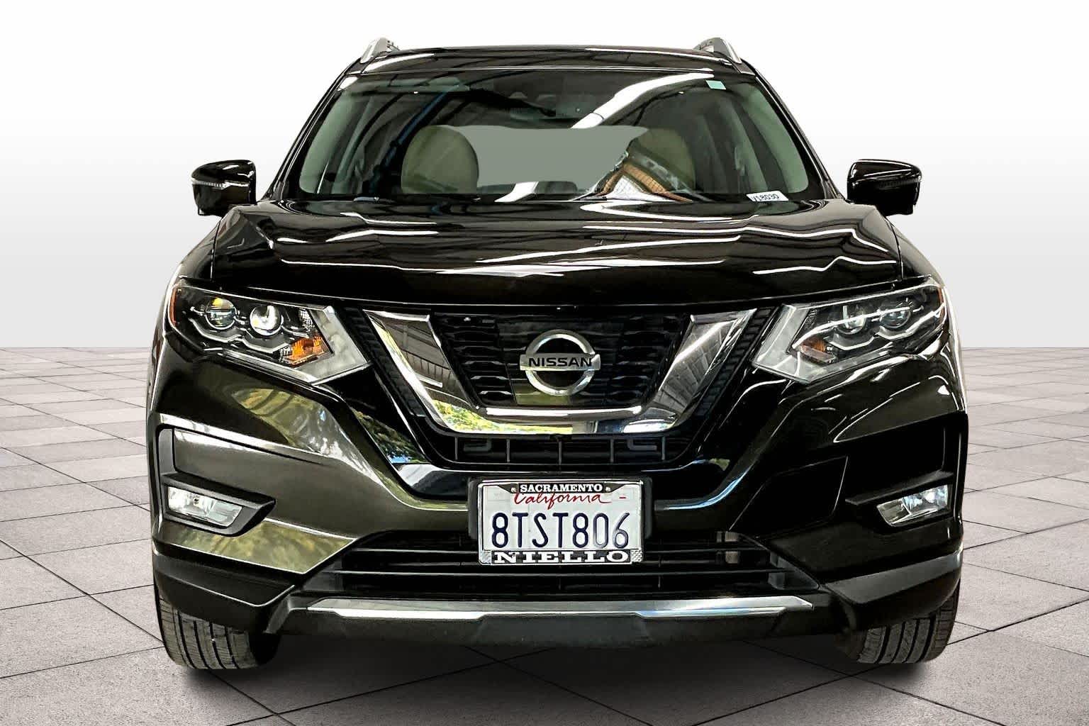 2017 Nissan Rogue SL photo 3