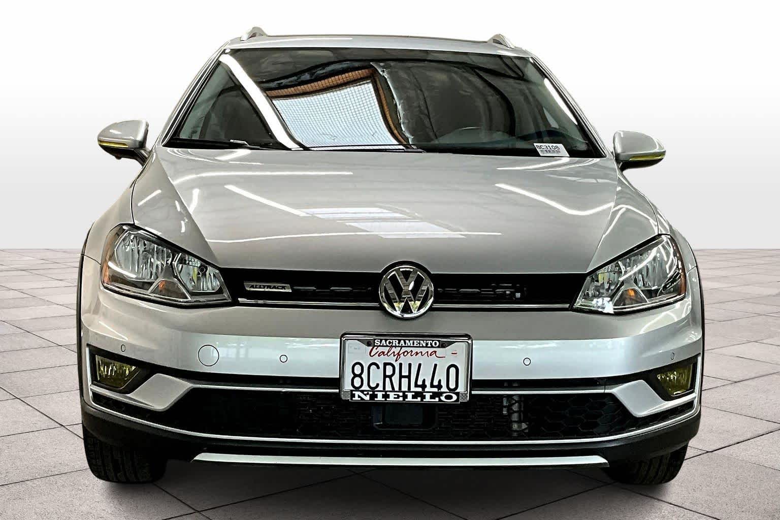 2017 Volkswagen Golf Alltrack 1.8T photo 3