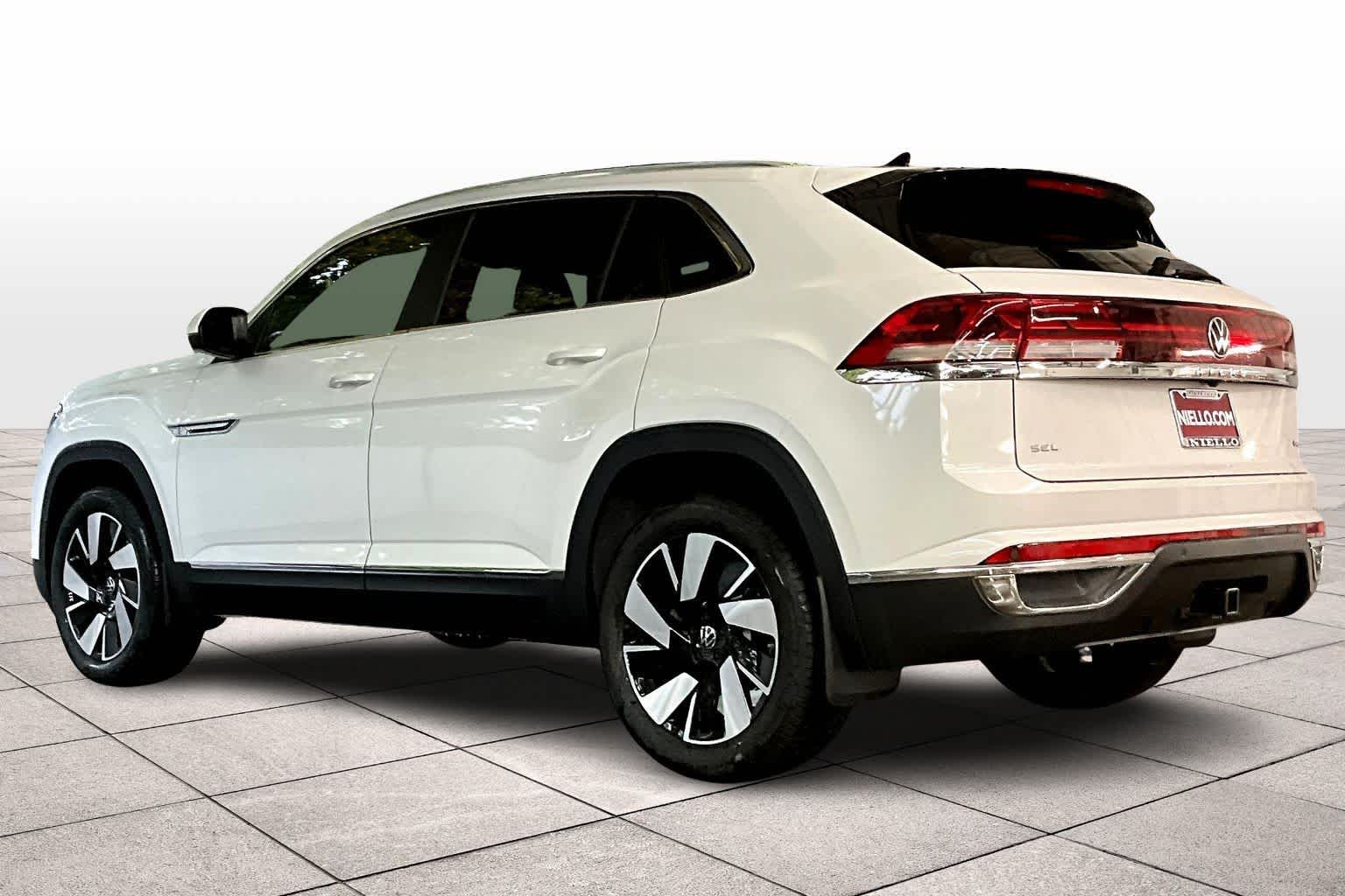 2026 Volkswagen Atlas Cross Sport SEL photo 3