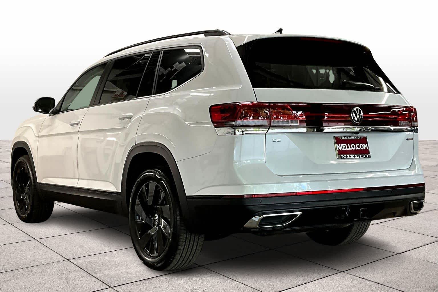 2026 Volkswagen Atlas SE Technology photo 3