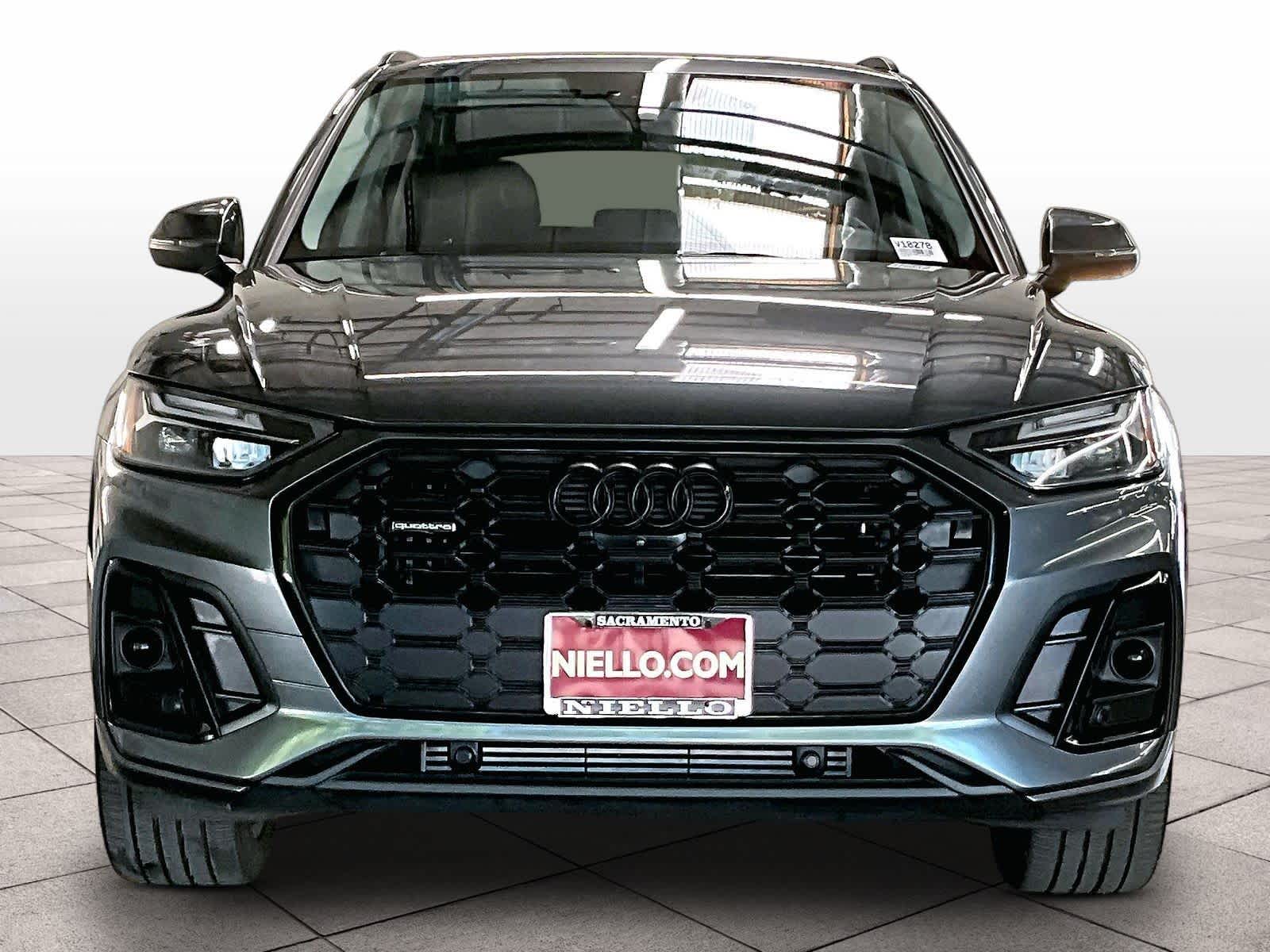 2023 Audi Q5 S Line Premium Plus photo 2