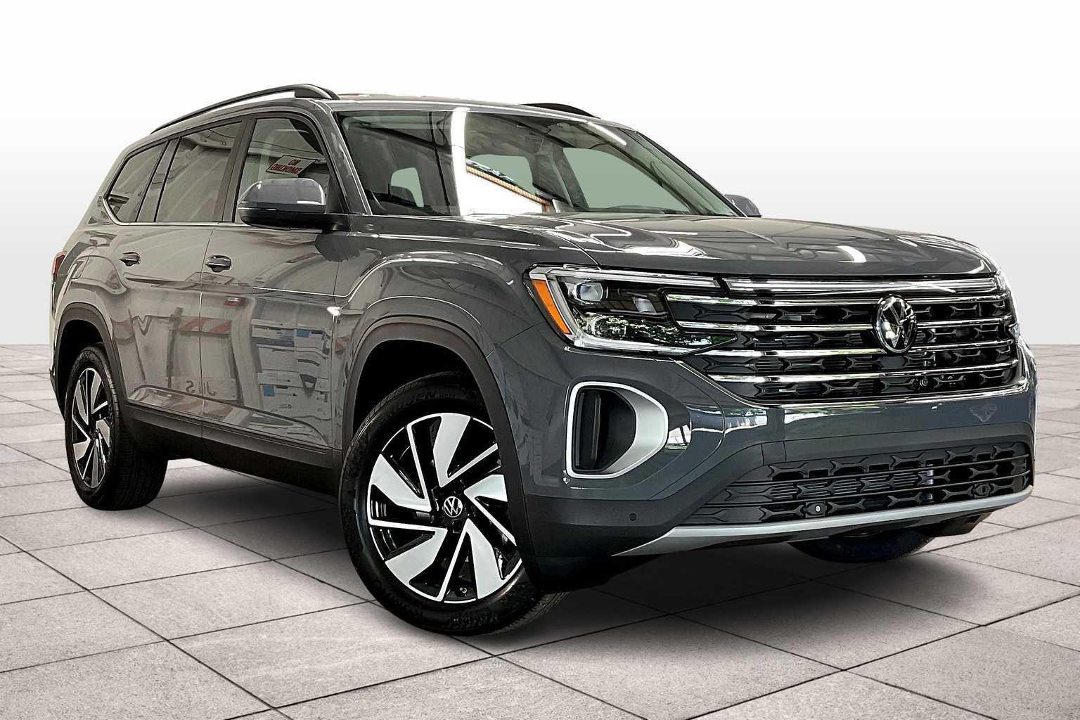 2025 Volkswagen Atlas SE Technology photo 2
