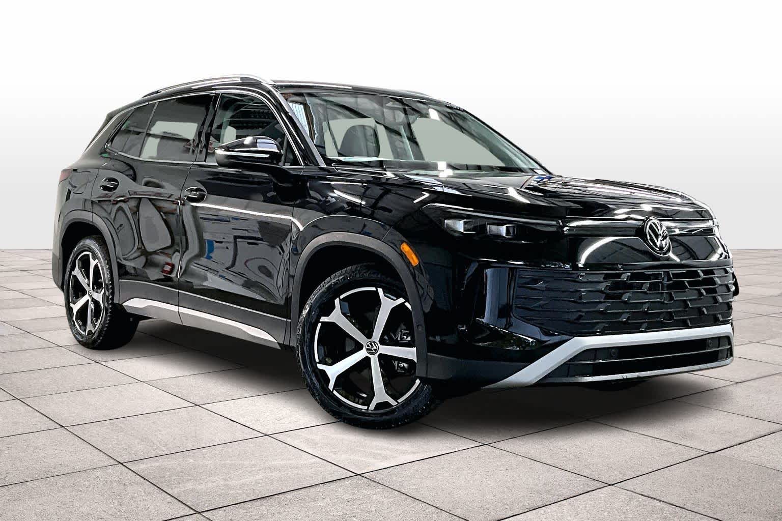 2026 Volkswagen Tiguan SE photo 2