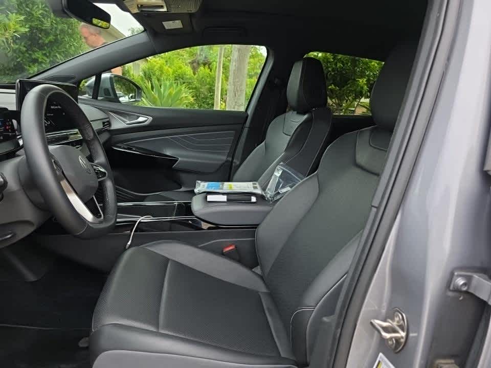 2023 Volkswagen ID.4 Pro S Plus photo 5