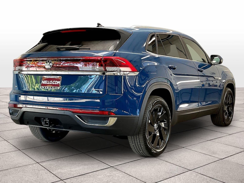 New 2025 Volkswagen Atlas Cross Sport 2.0T SE w/Technology 4MOTION