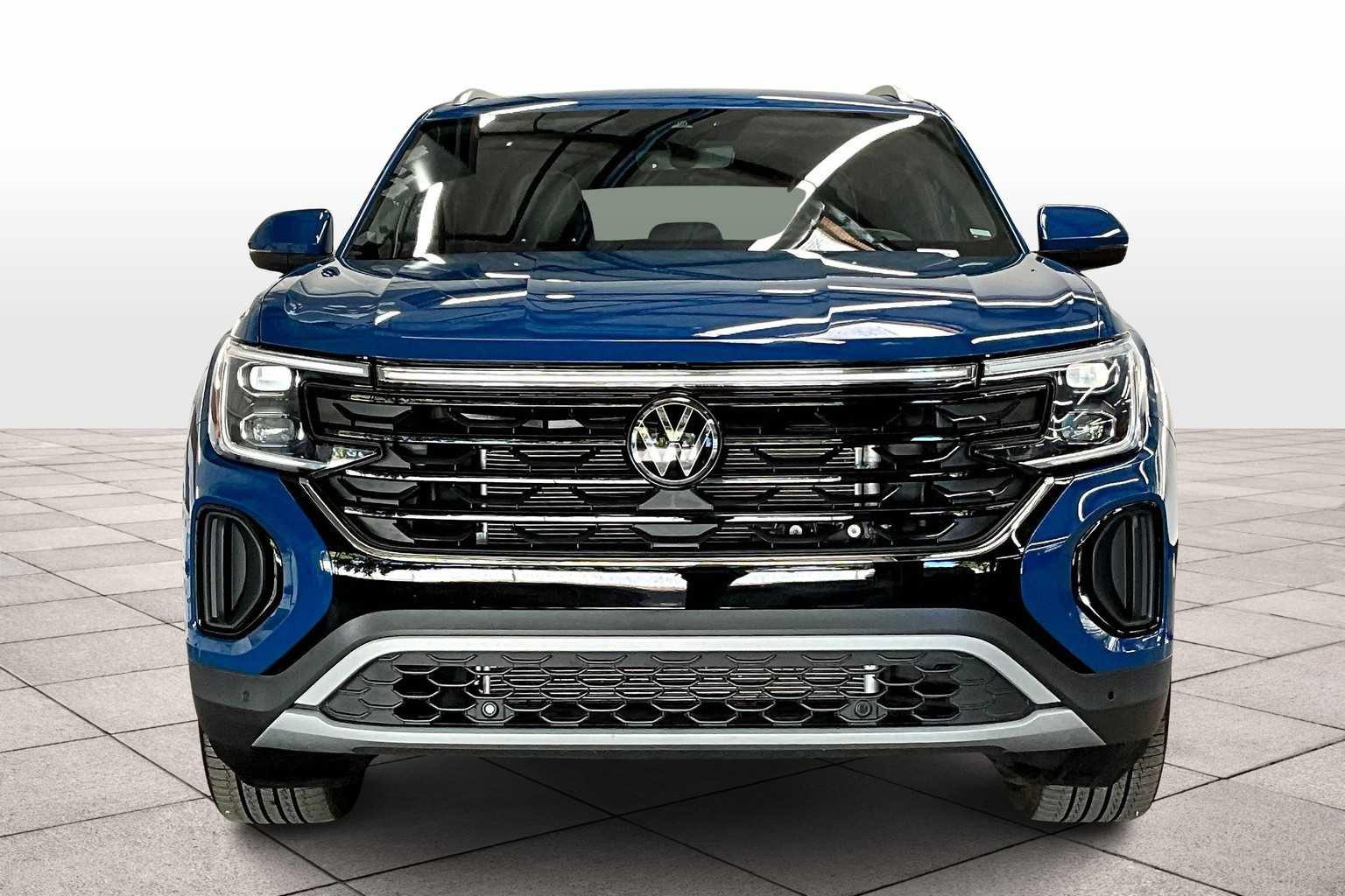 2025 Volkswagen Atlas Cross Sport SEL photo 3