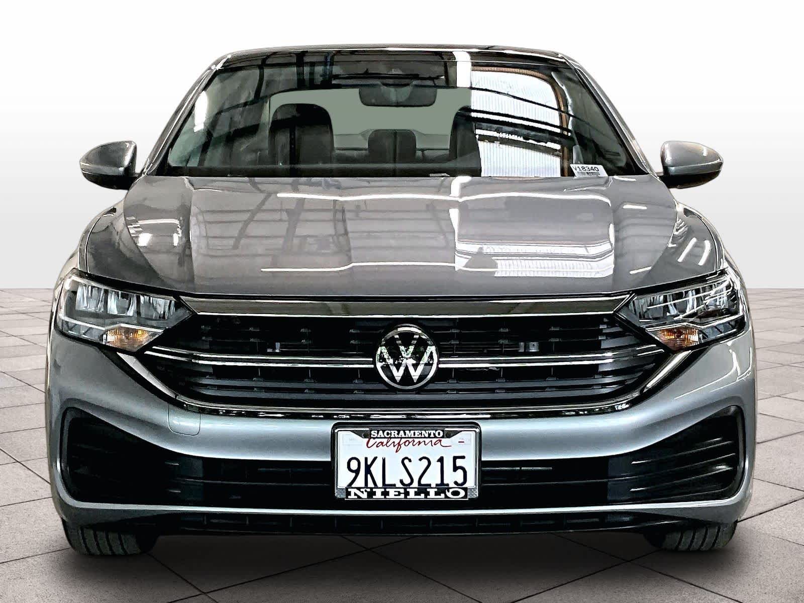 2024 Volkswagen Jetta SE photo 2