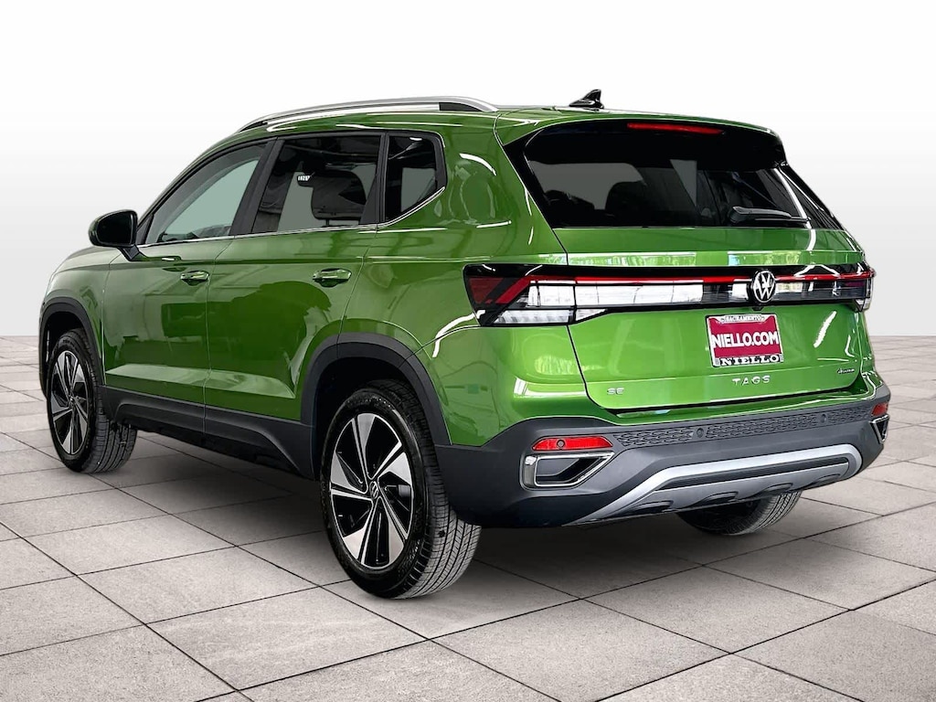 New 2027 Volkswagen Taos SE 4MOTION