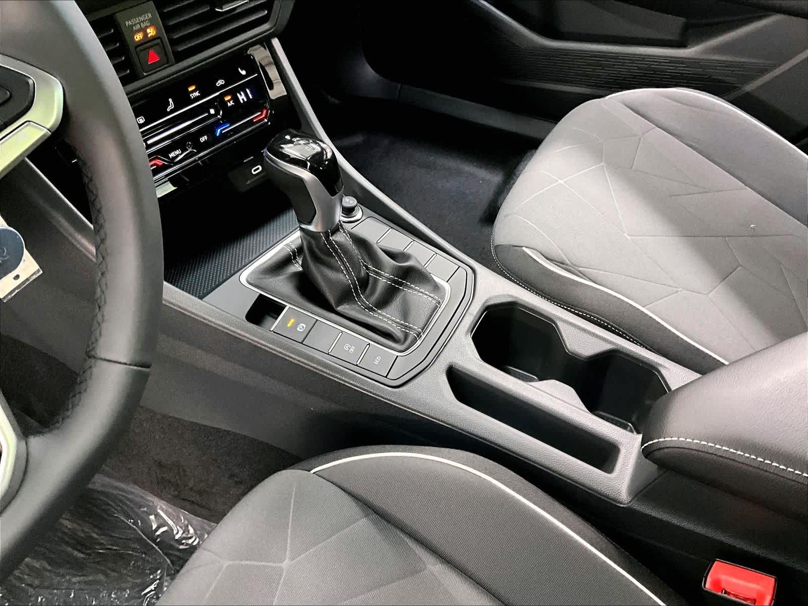 2026 Volkswagen Jetta Sport - Photo 10