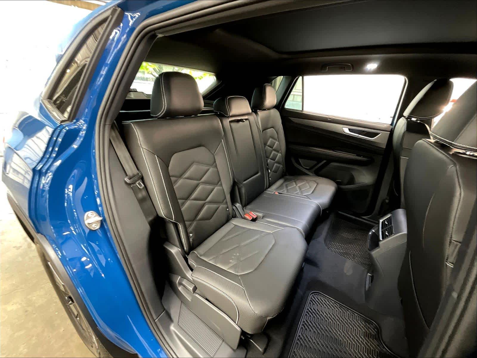 2025 Volkswagen Atlas Cross Sport SE w/Tech - Photo 27