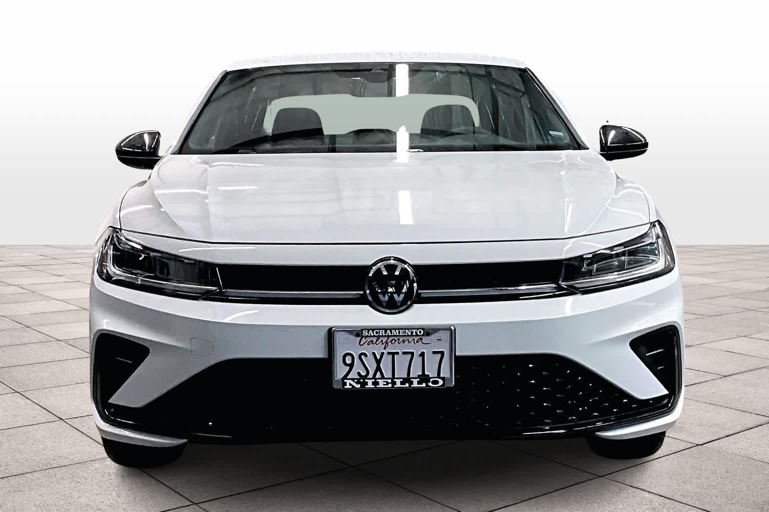 2025 Volkswagen Jetta Sport photo 3