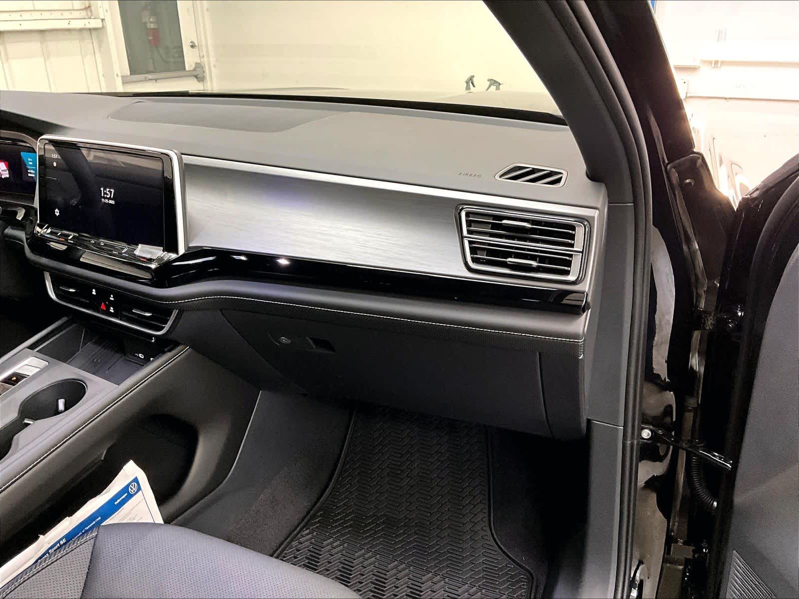 2026 Volkswagen Atlas Cross Sport SE - Photo 28