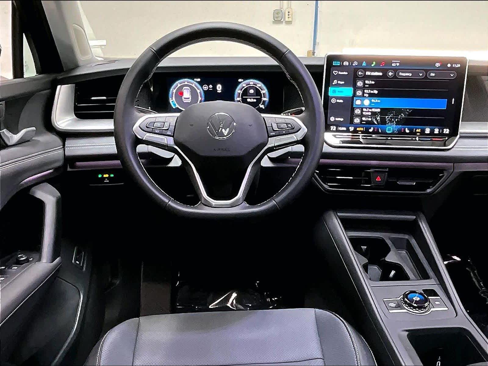 2025 Volkswagen Tiguan SE photo 5