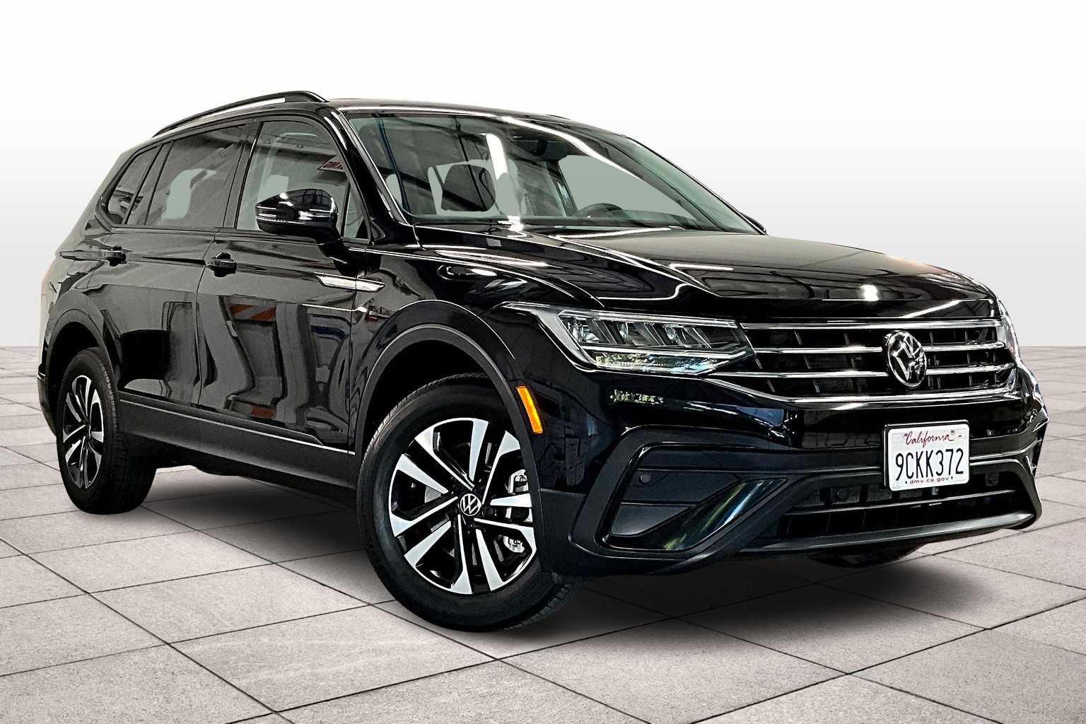 2022 Volkswagen Tiguan S photo 2