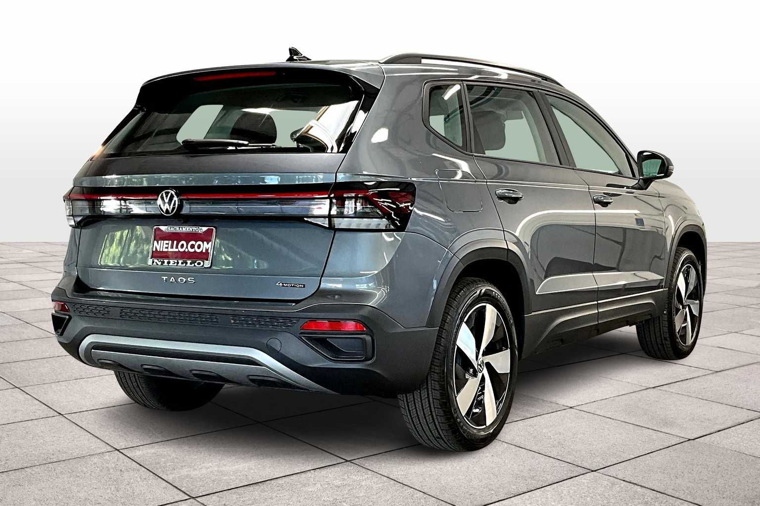 2025 Volkswagen Taos S photo 4