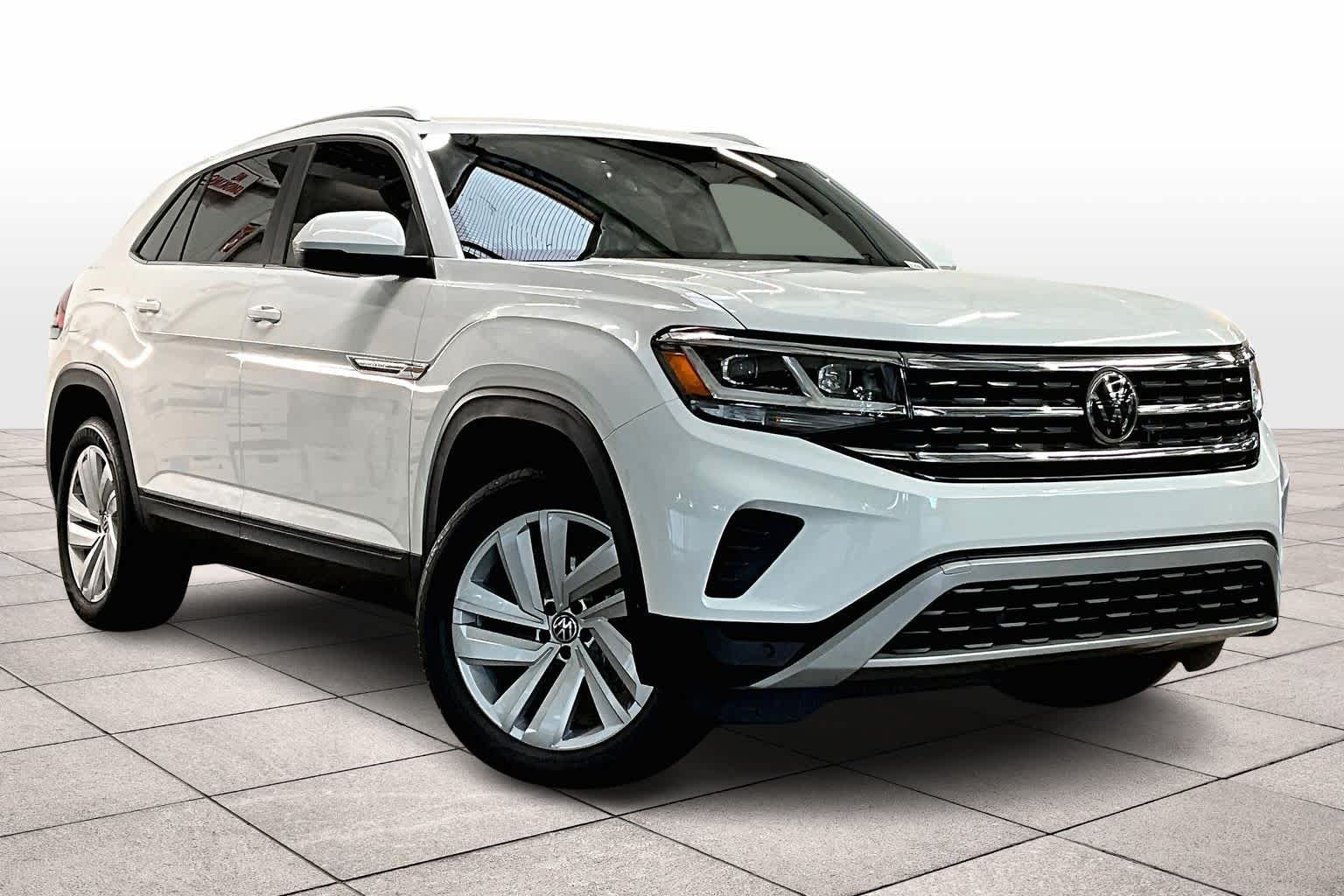 2022 Volkswagen Atlas Cross Sport V6 SE Technology photo 2