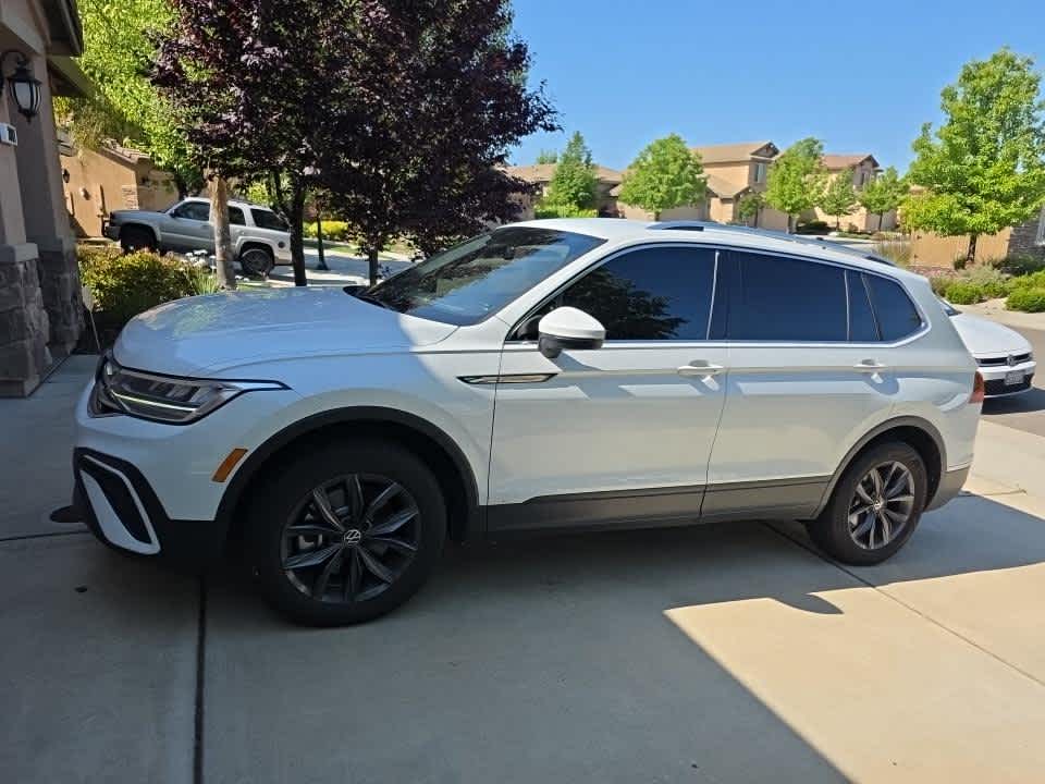 2023 Volkswagen Tiguan SE photo 4