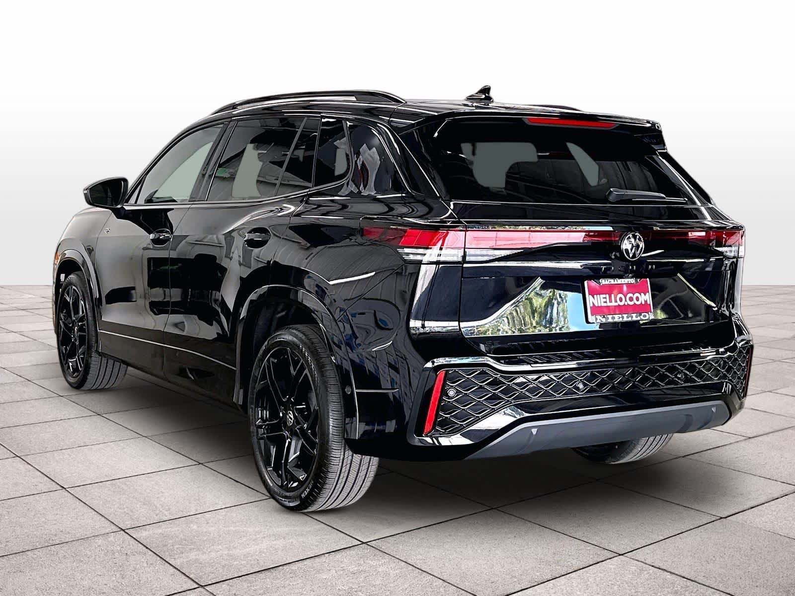 New 2026 Volkswagen Tiguan SE R-Line Black FWD