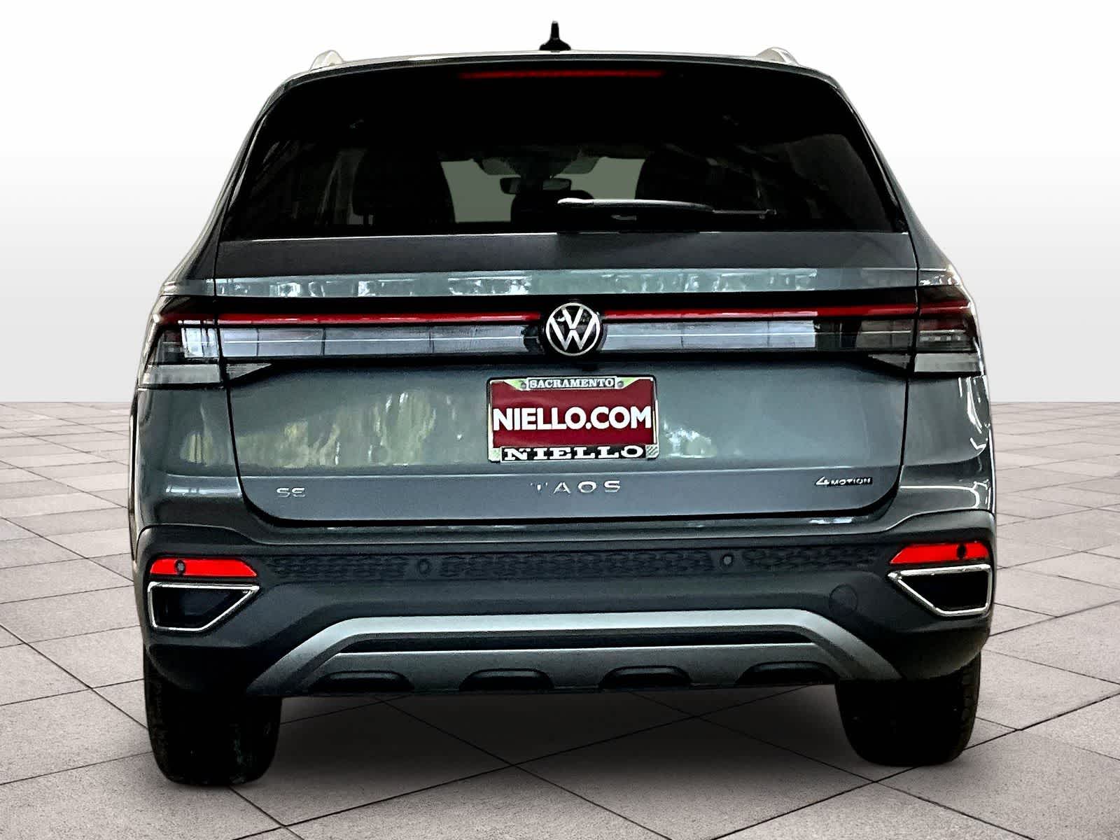 New 2026 Volkswagen Taos SE 4MOTION