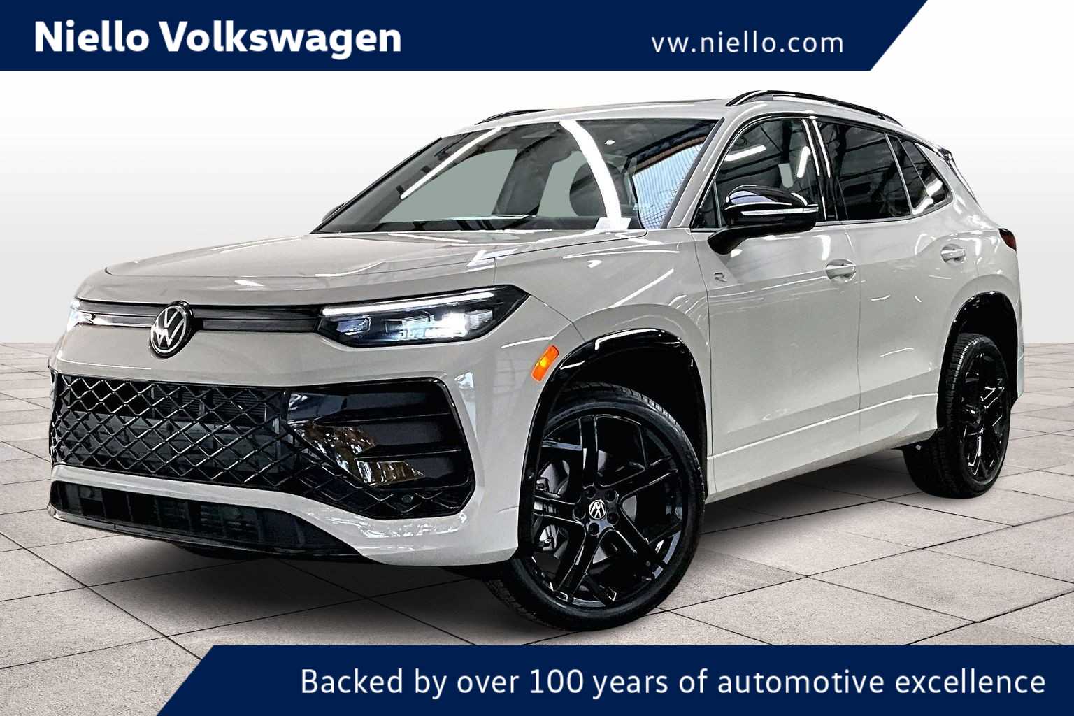 2026 Volkswagen Tiguan SE R-LINE BLACK's photo